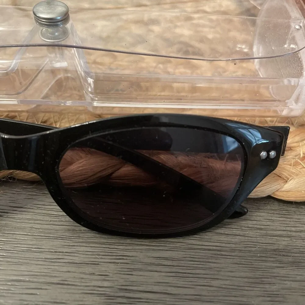 JOAN RIVERS 100% UV Protection Black Sunglasses with case